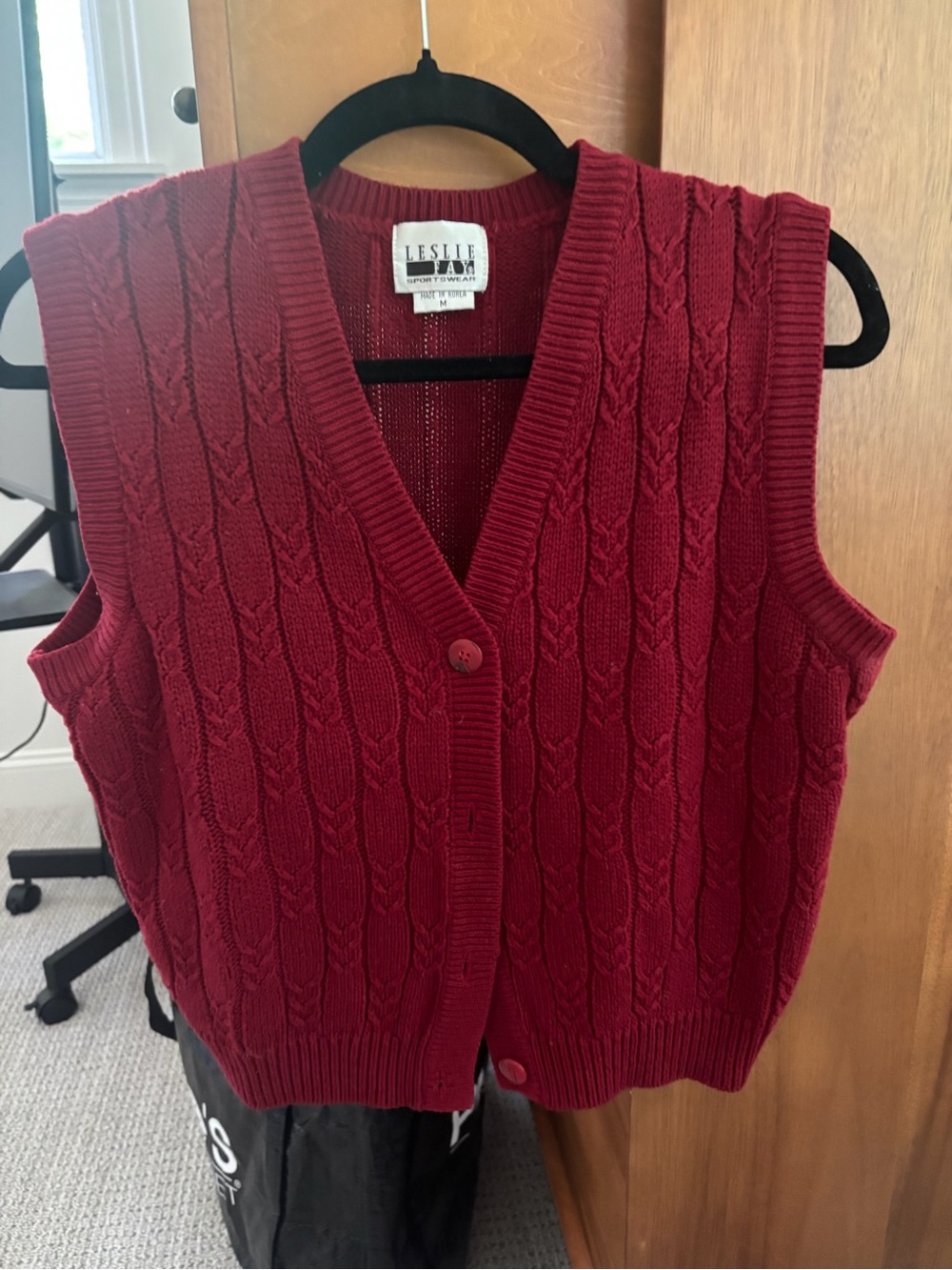 Leslie Fay Red Cable Knit Sleeveless Cardigan Vest